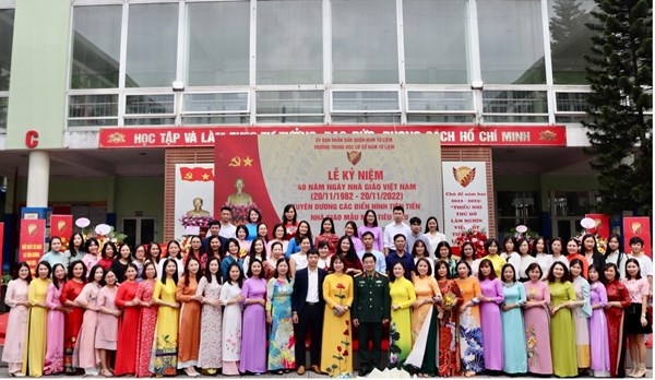 Trường THCS Nam Từ Liêm tổ chức Lễ kỉ niệm chào mừng 40 năm Ngày Nhà giáo Việt Nam