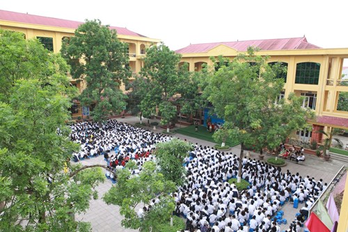Ngôi trường THPT Thượng Cát- Xanh- Sạch- Đẹp- An toàn