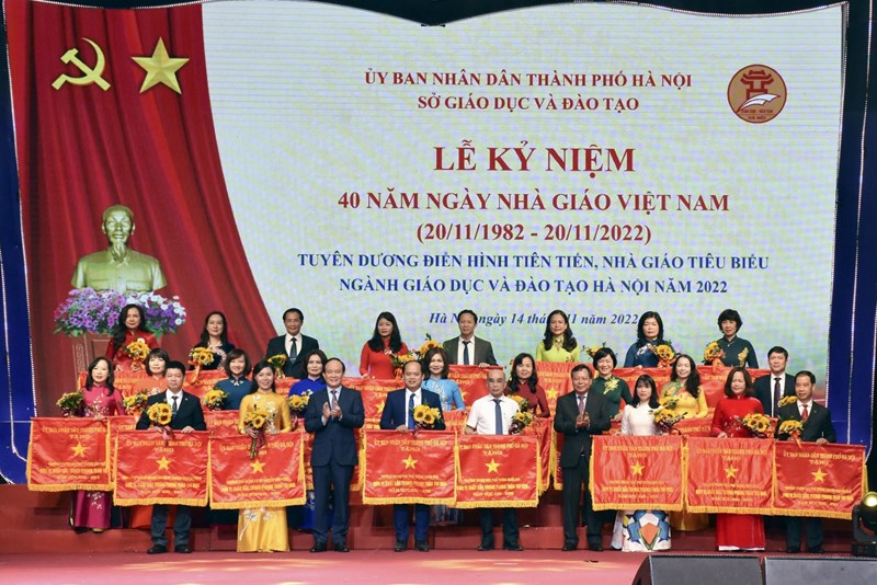 Lễ Kỷ niệm 40 năm ngày Nhà giáo Việt Nam - Tuyên dương các điển hình tiên tiến, nhà giáo tiêu biểu 