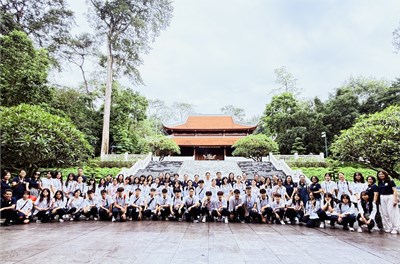 Trường THPT Lê Quý Đôn - Đống Đa tổ chức dâng hương và tham quan tại khu di tích lịch sử K9 Đá Chông!