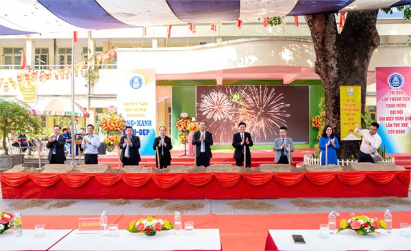 Lễ khởi công công trình  Giải phóng mặt bằng các hộ dân đang sinh sống trong khuôn viên trường và đầu tư xây dựng Trường THPT Lê Quý Đôn - Đống Đa  - dấu mốc quan trọng trên hành trình phát triển của nhà trường!