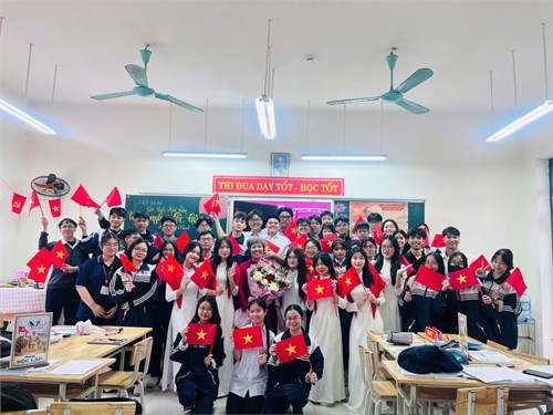 Tiết dạy dự giờ liên tổ môn Ngữ văn  Mừng Đảng - mừng xuân : Dấu ấn sáng tạo qua bài “Tuyên ngôn Độc lập” (Hồ Chí Minh)