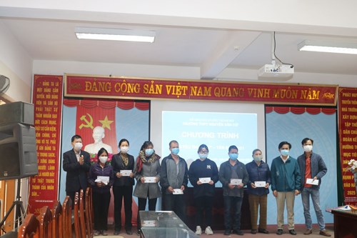 Chương trình  Xuân Yêu Thương  tết Tân Sửu 2021 của trường THPT Nguyễn Văn Cừ