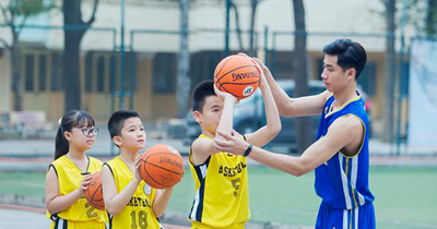 Video hướng dẫn học thể dục ở nhà môn bóng rổ K12