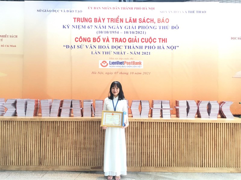 Học sinh Vũ Thuý Hiền, lớp 11A5, trường THPT Xuân Phương giành giải Nhất cuộc thi “Đại sứ Văn hoá đọc Thành phố Hà Nội” lần thứ nhất - Năm 2021