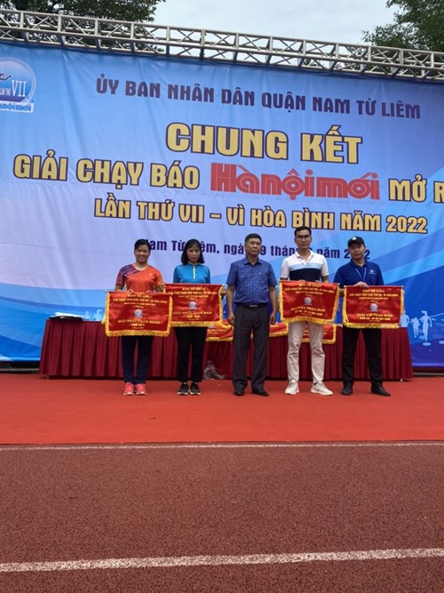 Trao giải Cuộc thi Giải chạy Báo Hà Nội mới do UBND Quận Nam Từ Liêm tổ chức sáng nay 19/8/2022!
