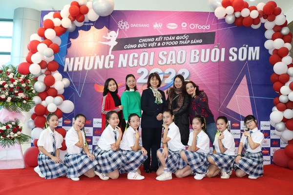 Tiết mục dự thi Chung kết toàn quốc cuộc thi “Những ngôi sao buổi sớm” của trường THCS Nam Từ Liêm đạt giải nhất