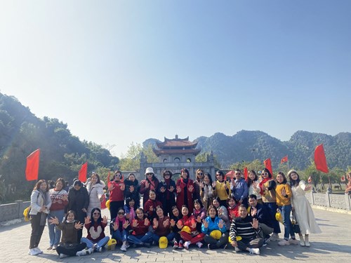 Trường THCS Nam Từ Liêm tổ chức du xuân đầu năm Quý Mão 2023