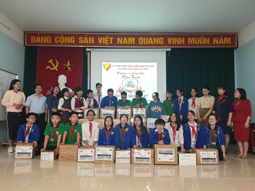 Trường THCS Nam Từ Liêm phát động ủng hộ miền Trung