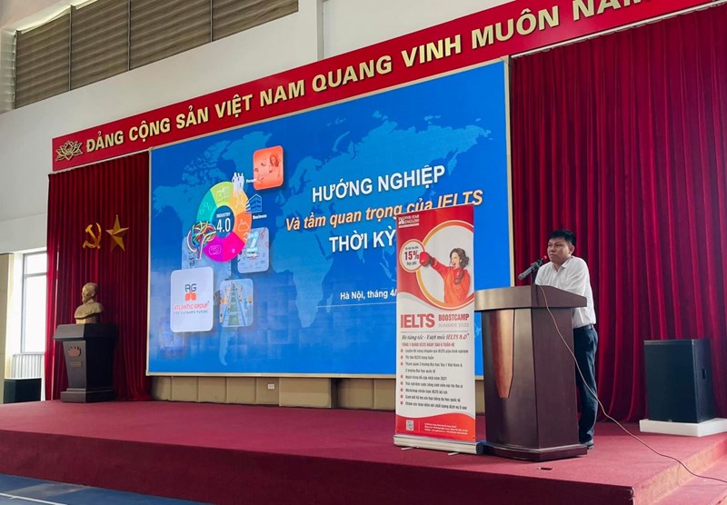 Hội thảo hướng nghiệp cho học sinh Khối 11 Trường THPT Khương Đình