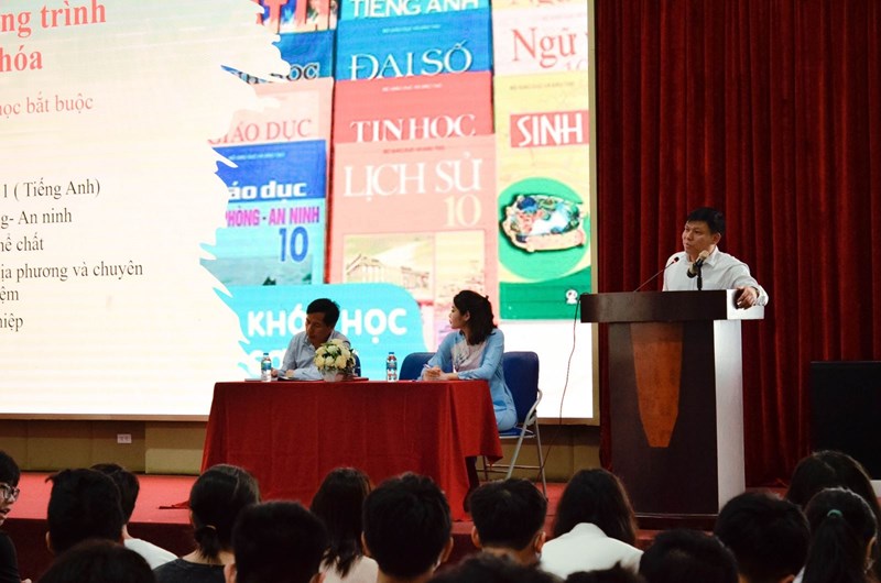 Chương trình tư vấn, định hướng về việc lựa chọn tô hợp các môn học tự chọn theo chương trình giáo dục phổ thông 2018 cho học sinh khoá 03 trường thpt khương đình