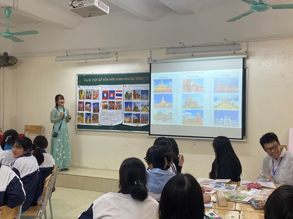 Giáo viên trường THPT Lê Quý Đôn - Đống Đa tham dự cuộc thi Giáo viên giỏi cấp Cụm năm học 2022 - 2023