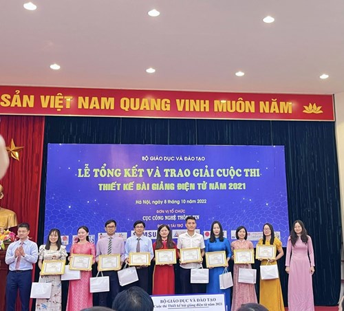 Chúc mừng cô giáo Nguyễn Thị Mến, Trần Thị Duyền đã được Cục công nghệ thông tin tặng giấy khen vì Đạt giải Khuyến khích Cuộc thi Thiết kế bài giảng điện tử năm 2021.