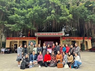 Giao lưu chuyên môn cùng trường THPT Yên Lãng 