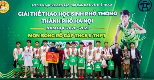 Đội tuyển bóng rổ nam Trần Phú – Hoàn Kiếm xuất sắc giành giải Nhì tại Giải thể thao học sinh phổ thông thành phố Hà Nội năm học 2020-2021