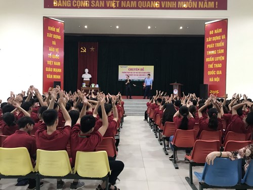 Trường THPT Xuân Thủy mời diễn giả truyền cảm hứng học tập cho học sinh