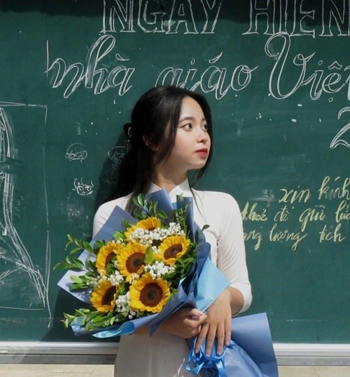 Đặng Thùy Dung – Lớp 12D5 (K51): “ Đúng trọng tâm” – Bí quyết học tập hiệu quả.