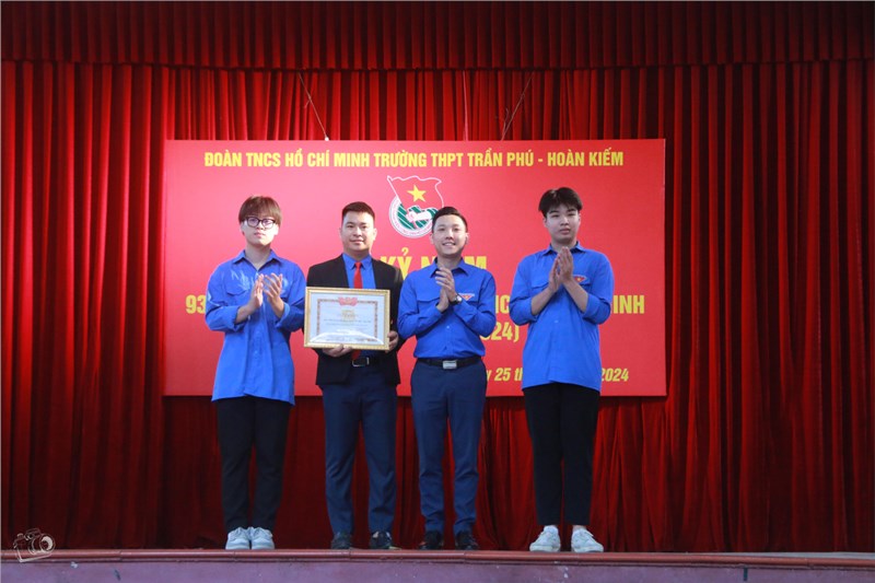 Trường THPT Trần Phú Hoàn Kiếm tổ chức Lễ kỷ niệm 93 năm ngày thành lập Đoàn TNCS Hồ Chí Minh