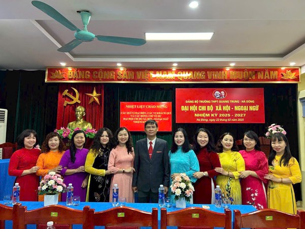 Chi bộ Xã hội - Ngoại ngữ năm 2024-2025