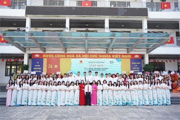 Trường THPT Khương Đình: Sức bật mạnh mẽ từ ngôi trường trẻ