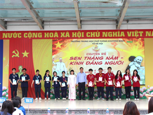 Chuyên đề  Sen tháng năm - Kính dâng Người : Dấu ấn tri ân nhân kỷ niệm 135 năm ngày sinh Chủ tịch Hồ Chí Minh