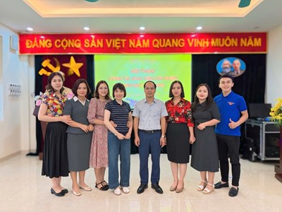 Trường THPT Khương Đình tổ chức thành công Hội thảo công tác giáo viên chủ nhiệm năm học 2025 - 2026