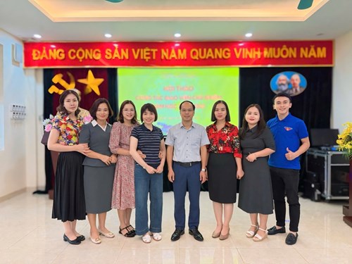 Trường THPT Khương Đình tổ chức thành công Hội thảo công tác giáo viên chủ nhiệm năm học 2025 - 2026