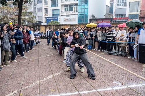 Tết sum vầy 2025- Phần thi Kéo co và Nhảy bao bố.