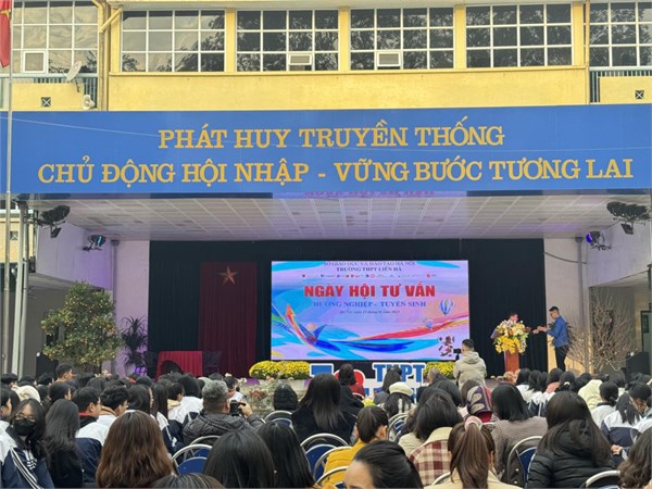 Trường THPT Liên Hà tổ chức thành công Ngày hội tư vấn hướng nghiệp - tuyển sinh năm 2025