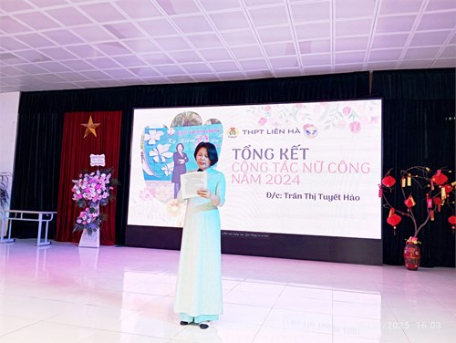 Rực rỡ sắc màu ngày 8/3 tại trường THPT Liên Hà