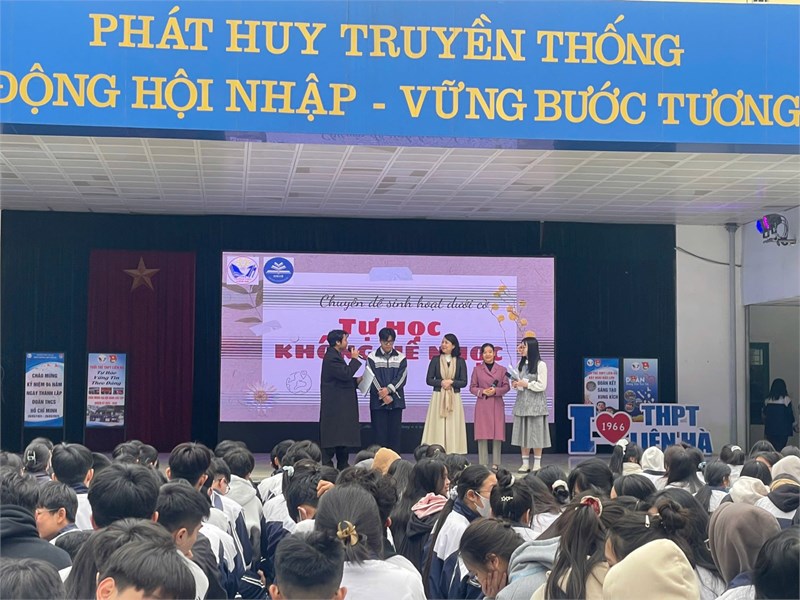 Sinh hoạt dưới cờ chủ đề  Tự học  không hề nhọc 