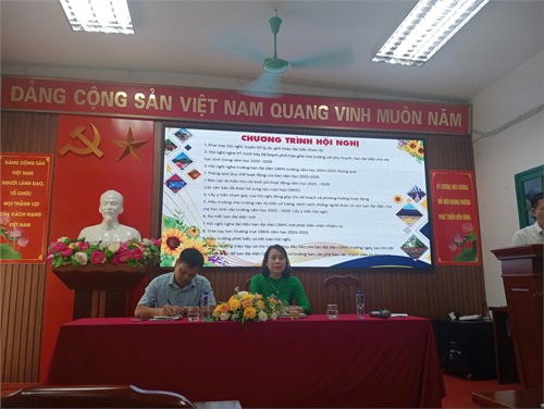 Trường THPT Liên Hà tổ chức thành công hội nghị Ban đại diện CMHS năm học 2025-2026