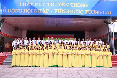 Trường THPT Liên Hà long trọng tổ chức lễ Khai giảng năm học 2025-2026