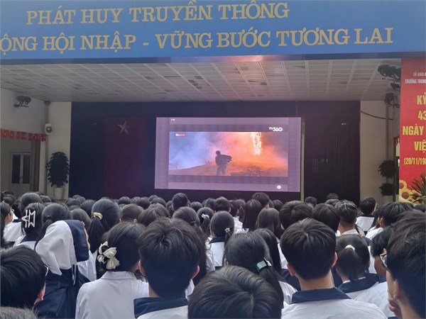 Hoạt động trải nghiệm  Kí ức thành cổ - Mưa đỏ và lòng biết ơn 