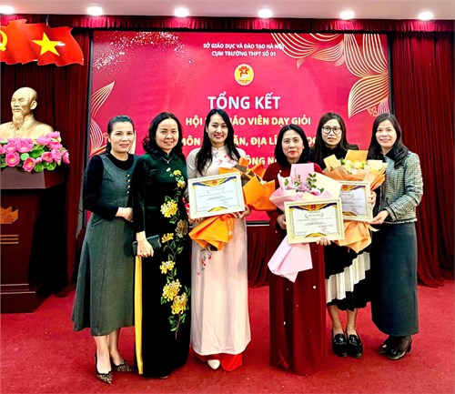 TIN VUI: Trường THPT Trần Phú - Hoàn Kiếm ghi dấu ấn với 1 giải Nhất, 2 giải Ba tại Hội thi Giáo viên dạy giỏi Cụm