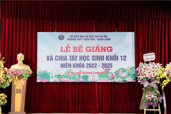 Lễ Bế giảng năm học 2024–2025 và chia tay học sinh Khối 12 – Niên khóa 2022–2025
