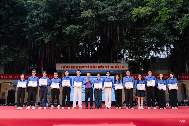 <a href="/doan-tn/le-ky-niem-94-nam-ngay-thanh-lap-doan-tncs-ho-chi-minh/ctfull/1783/12912">Lễ Kỷ niệm 94 năm ngày thành lập Đoàn TNCS<span class=bacham>...</span></a>