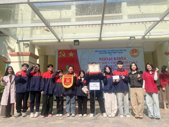 Học sinh thpt xuân thủy tự tin tham gia cuộc thi “tìm hiểu kiến thức pháp luật” cụm thpt số 10