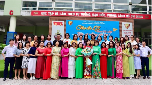 Chương trình gặp mặt cán bộ về hưu – đồng chí Vũ Thị Thanh Thuỷ - người giáo viên tài năng, tâm huyết trường THCS Nam Từ Liêm