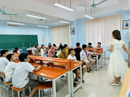 Học sinh khối 6 tham gia sinh hoạt hè 2023 tại trường THCS Nam Từ Liêm